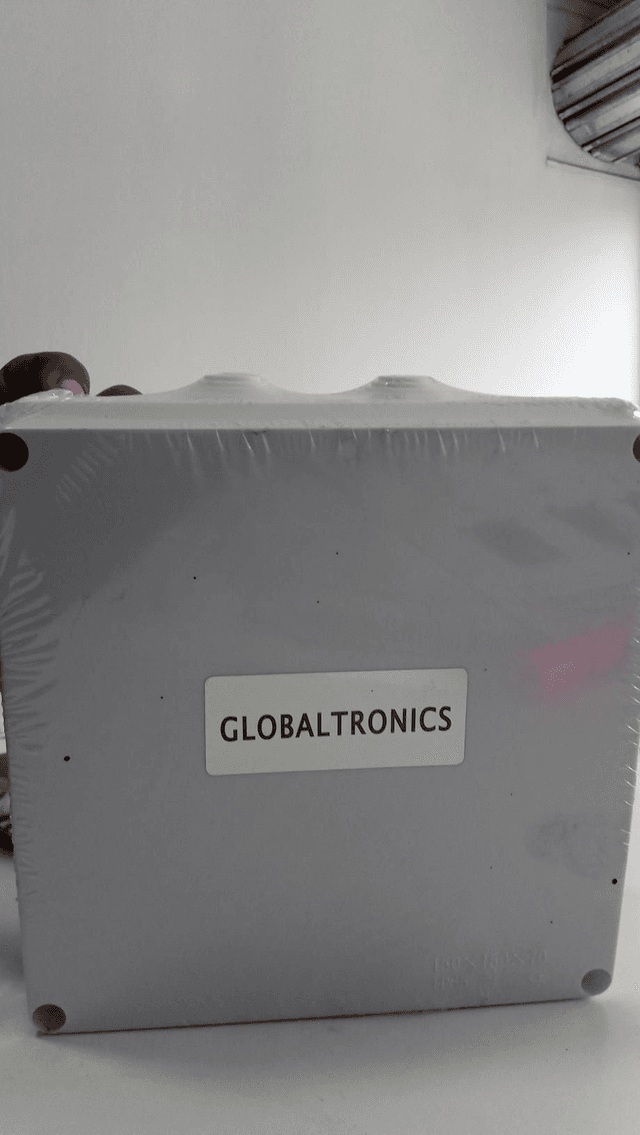 Caja estanca